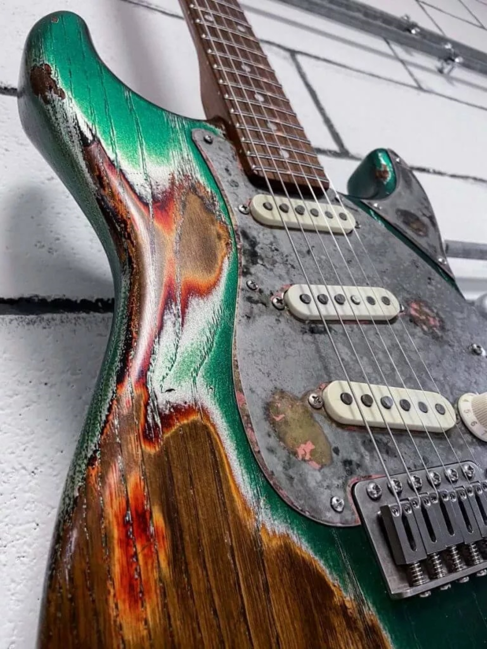 Image of Sunburst strat firemist 768x1024